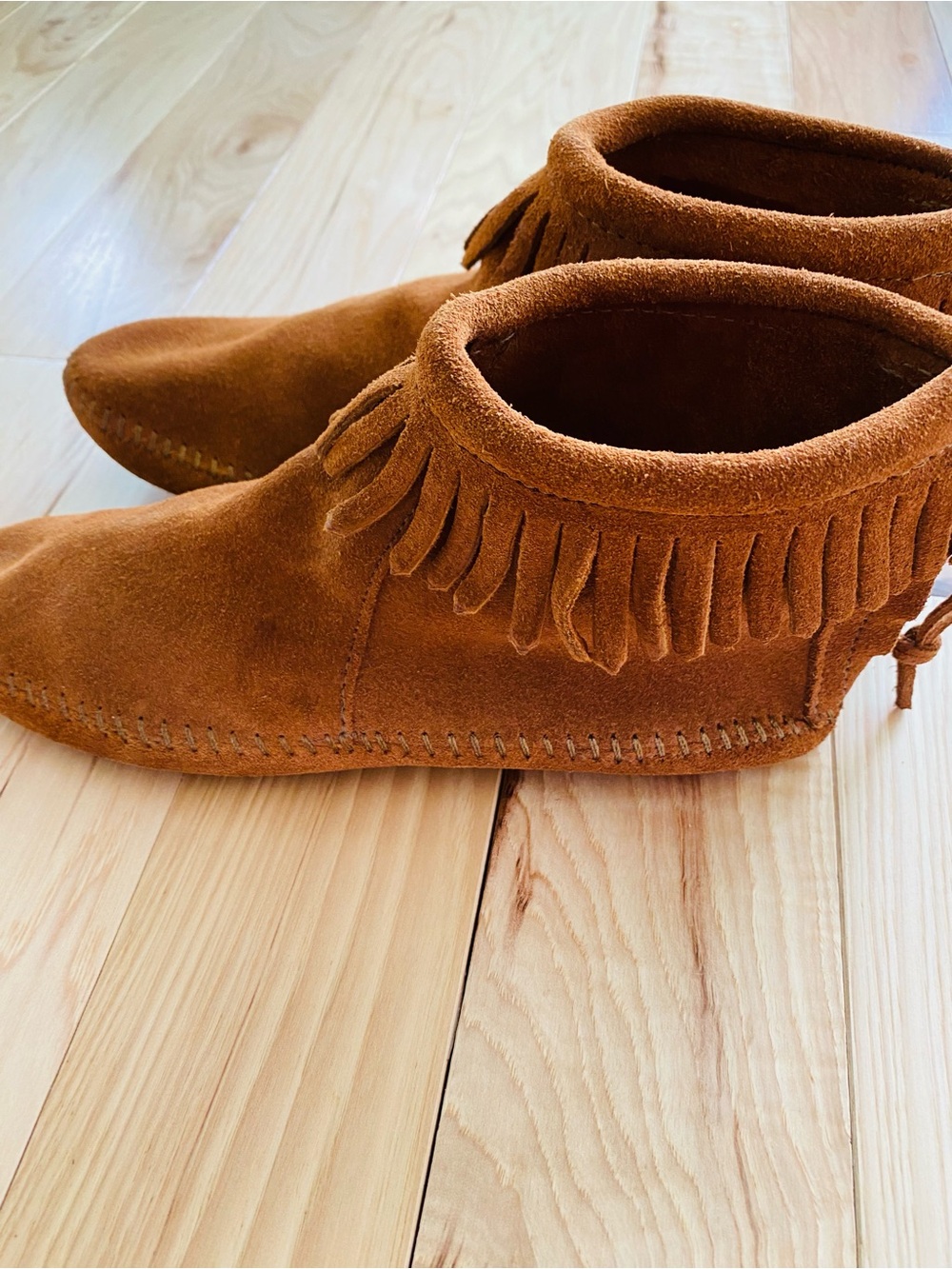 Women’s Minnetonka Brown Leather Moccasins